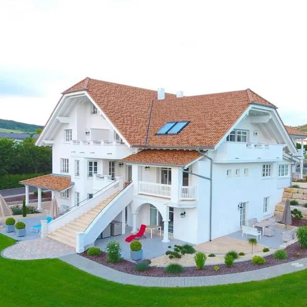 Belle Maison - Das kleine Hotel, hotel v destinaci Werbach