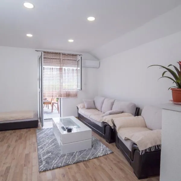 Apartment Milena, hotel v destinaci Virpazar