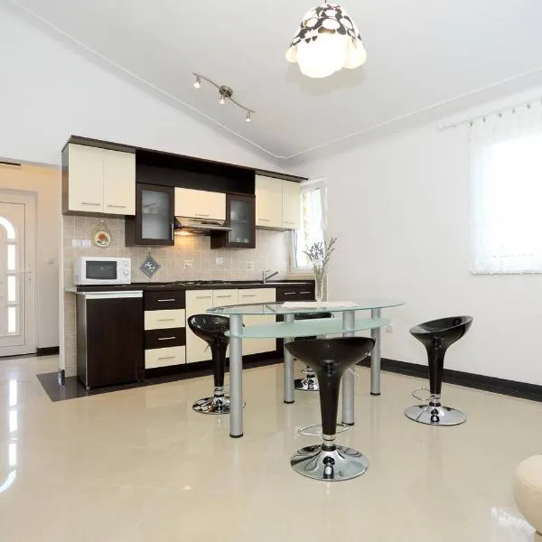 고르니 카린에 위치한 호텔 Apartmani Mlinar