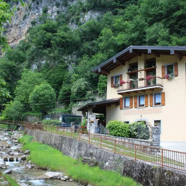 Il Giardino degli Elfi, hotel u gradu 'Forno D'ono'