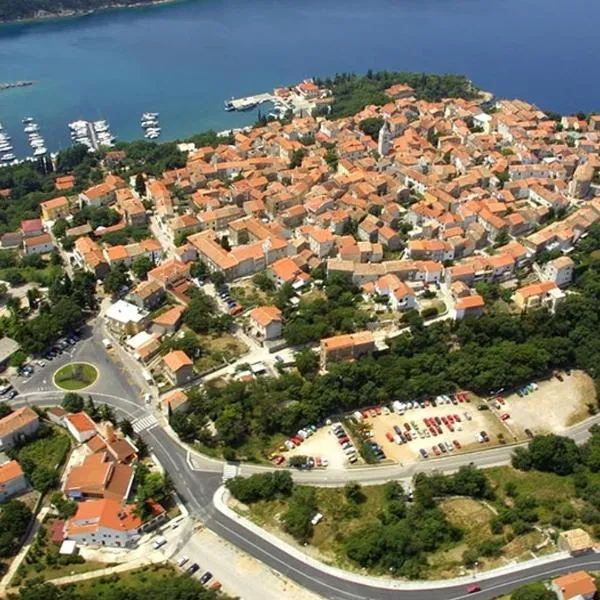 Apartmani Jozefina, hotel a Omišalj (Castelmuschio)