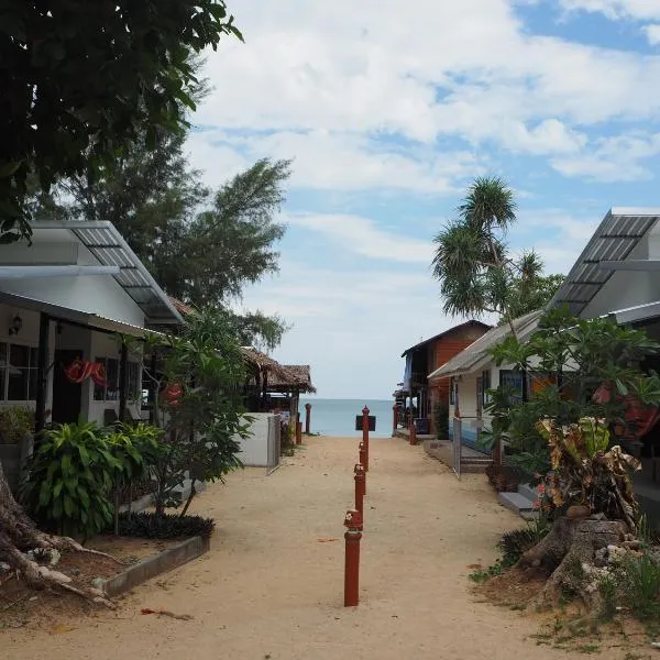 Bluesky Beach Bungalows, hotel di Ko Lanta