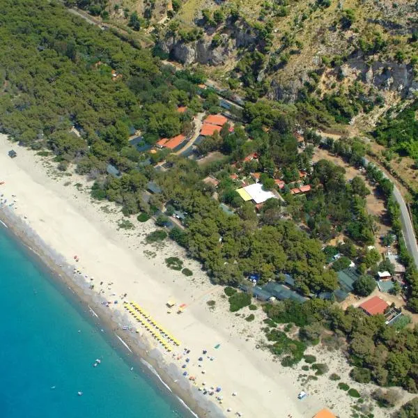 Villaggio Camping Odissea, hotell sihtkohas Marina di Camerota