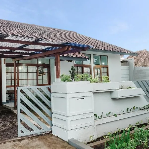 Boscha House, hotel in Bandung