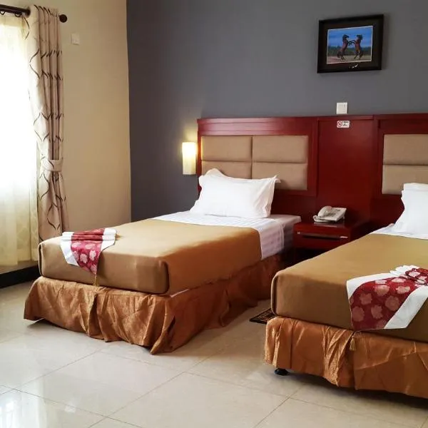 Northern Rock Hotel, hotel in Mpika