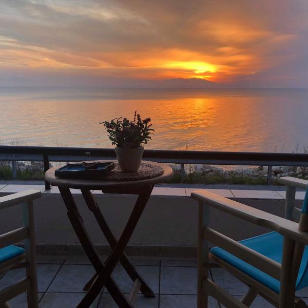 Superior, comfortable seaside home with amazing view