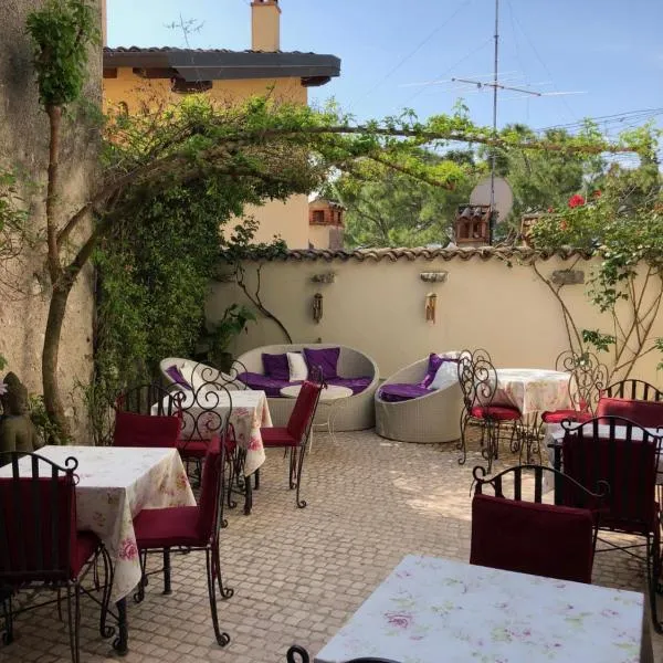 Locanda Agli Angeli, hotel v destinaci Gardone Riviera