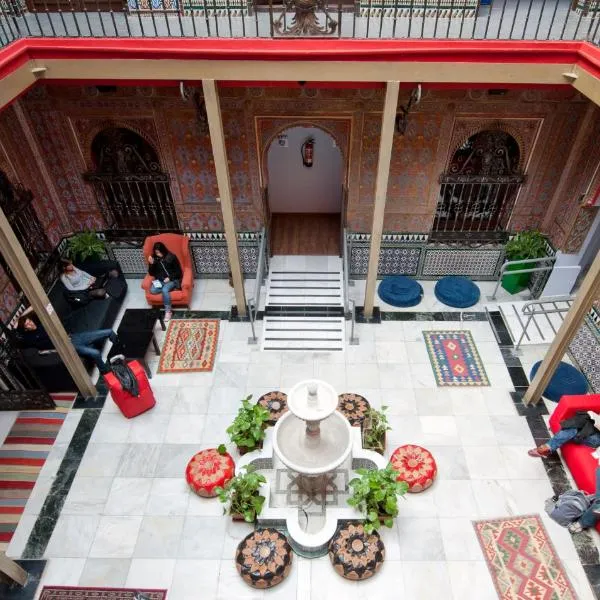 Cats Hostel Madrid Sol, hotel i Madrid