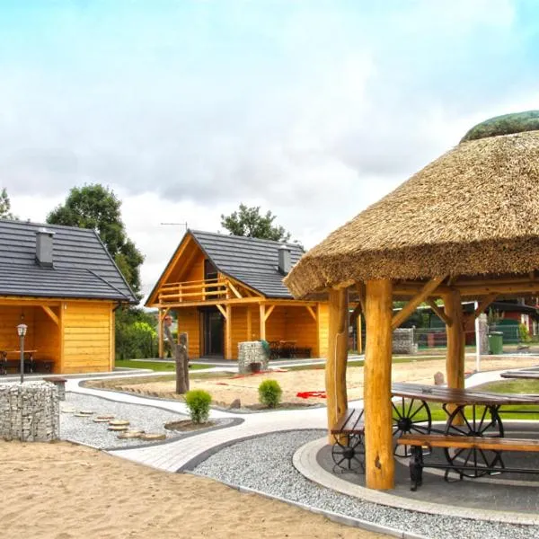 Bacówki nad jeziorem Goszcza、Lubrzaのホテル