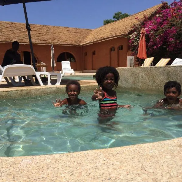 Baobab Lodge, hotel v destinaci Fadial