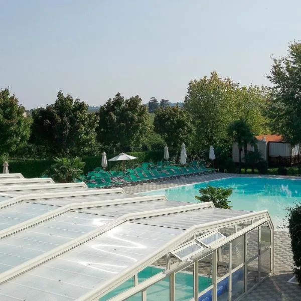 Camping Da Giovanni, hotel in Peschiera del Garda