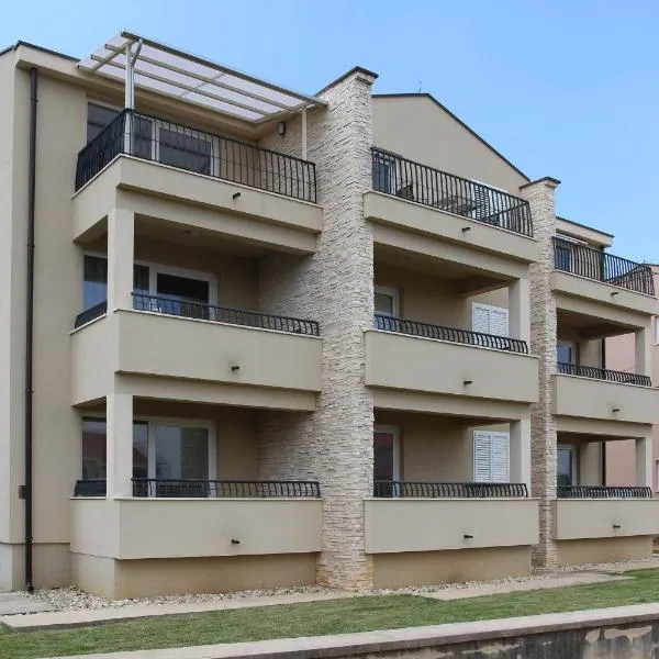 Apartments Insula, hotel di Dobropoljana