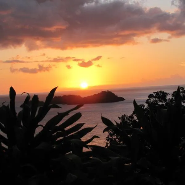 GîTE MAYO & HYLODES'S SONG, ξενοδοχείο σε Bouillante