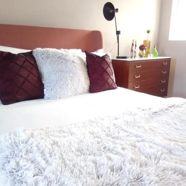 Squadron Base, hotel in Luqa