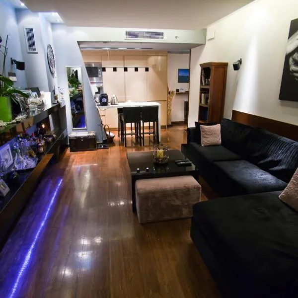 Deluxe boutique suite , jacuzzi, private parking, fireplace, hotel in Thessaloniki