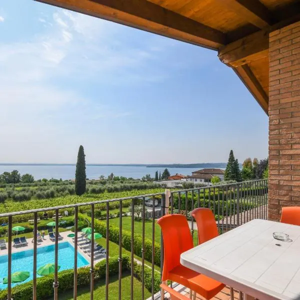 Residence Corte Ferrari -Ciao Vacanze-, hotel a Moniga