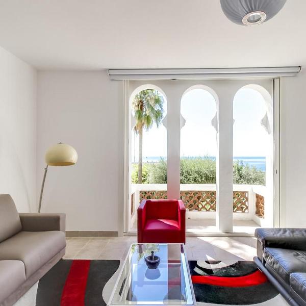 Holiday Home with beautiful Sea View