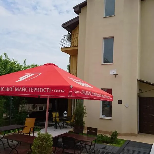 Guest House Dacha, hotel en Karolino-Buhaz
