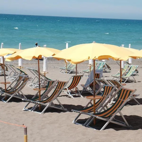 Camping Casa Di Caccia、マリーナ・ディ・ビッボーナのホテル