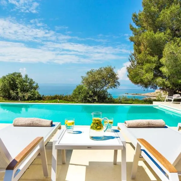 A&A Luxury Beach Villas, Hotel in Nikiti