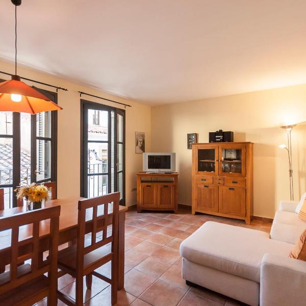 Lets Holidays apartment Pau Moreu