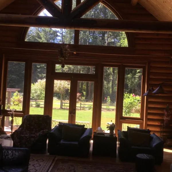 Redwood forest, hotel in Crescent City