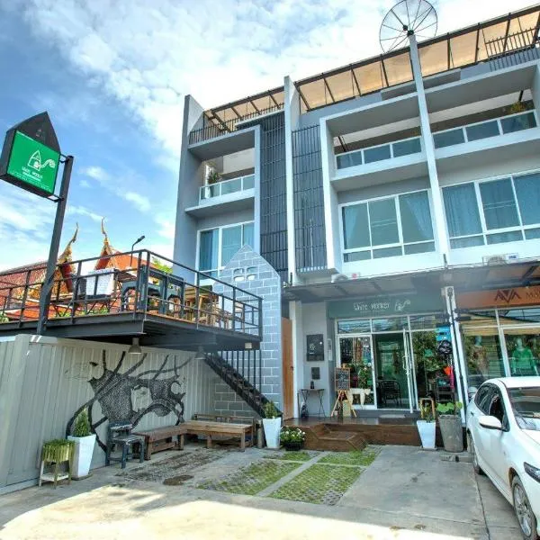 White Monkey Guesthouse, hotel v destinaci Phetchaburi