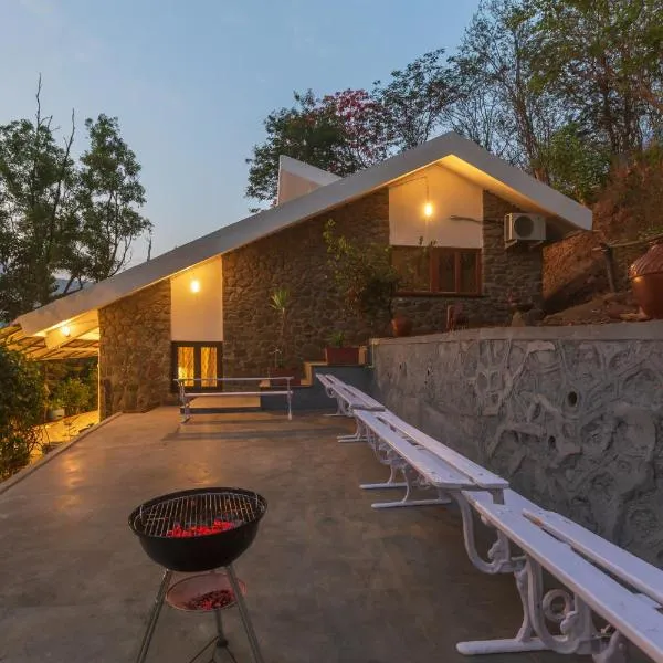 SaffronStays Inverlochy, Lonavala - Charming Villa In Peaceful & Quiet Surroundings, Jacuzzi, hotel din Kārli