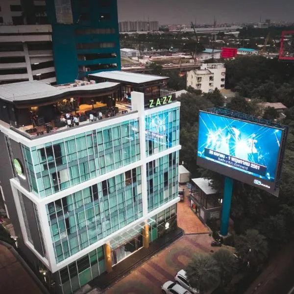 ZAZZ Urban Bangkok，位于曼谷的酒店