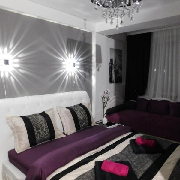 Velvet Lux Apartment