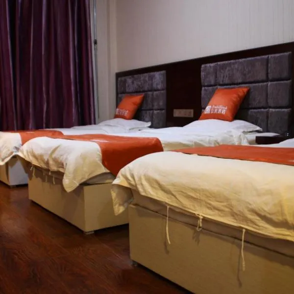 Shell Zhangye Ganzhou Area East Street Drum Tower Hotel, готель у місті Чжан'є