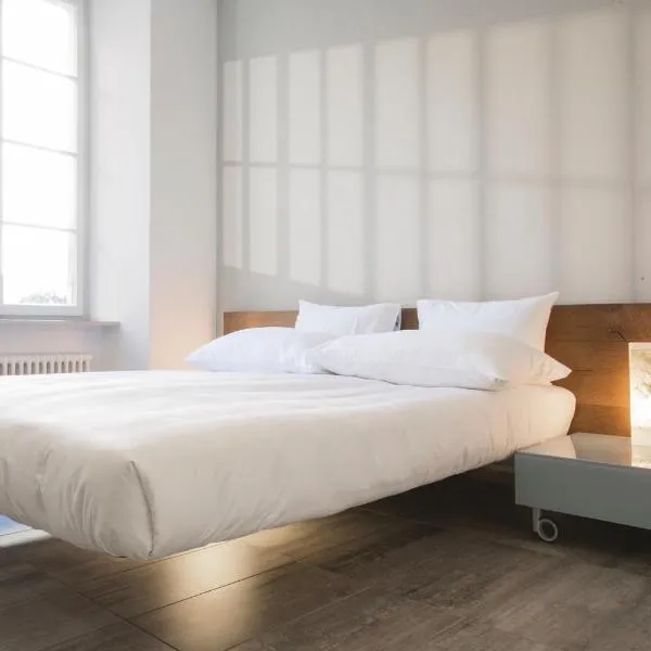 Caffè dell'Arte Boutique Rooms Locarno, hotel in Locarno