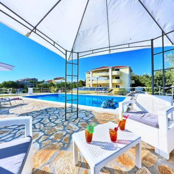 Apartments CVITA Holiday, hotel in Rogoznica