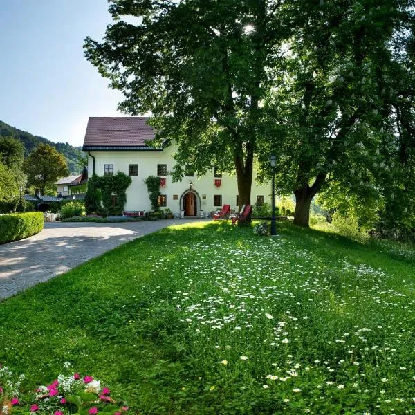 Kendov Dvorec, hotel in Spodnja Idrija