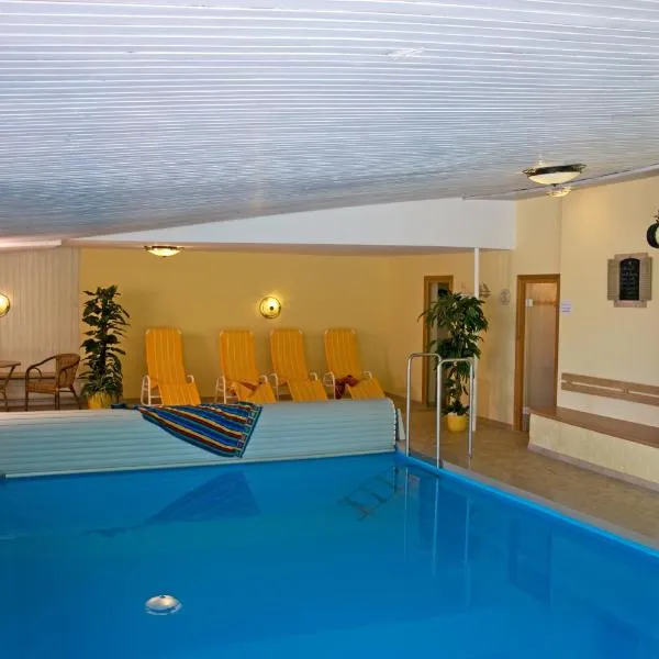 Café und Pension Höpen Idyll, hotel v destinaci Schneverdingen