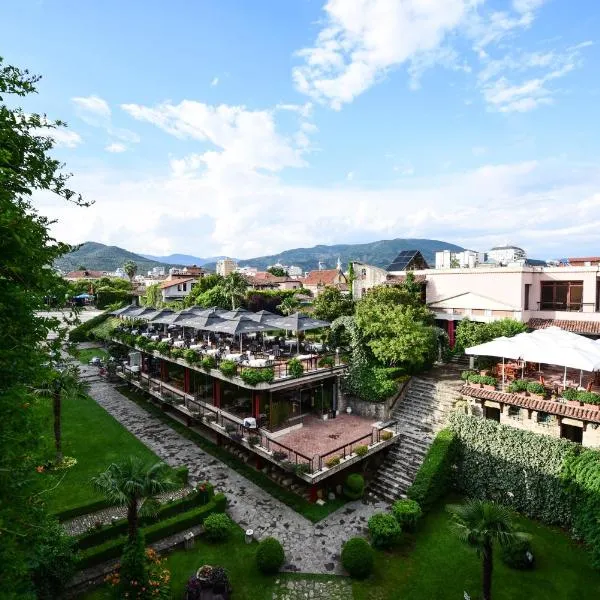 Real Scampis Hotel โรงแรมในเอลบาซาน