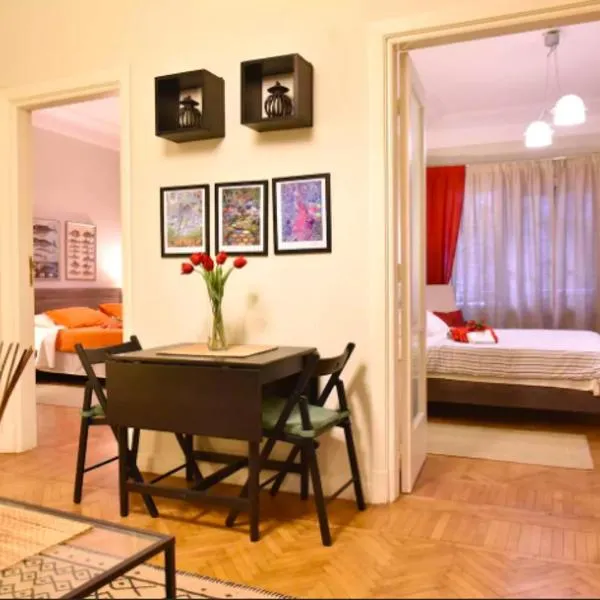 Beautiful, Newly Renovated Flat in Zamalek, Cairo, hotel in Cairo