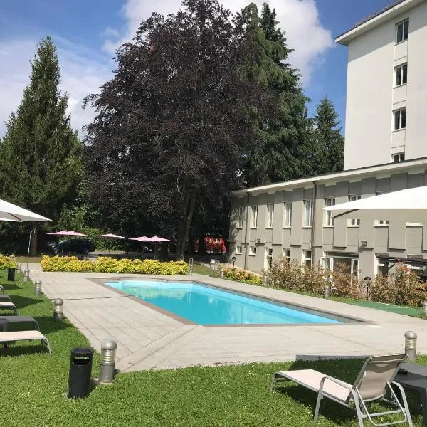 Bis Hotel Varese, מלון בוארזה
