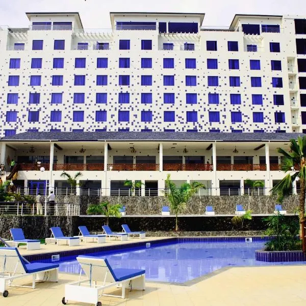 Best Western Plus Serene Atlantic Hotel, hôtel à Sékondi