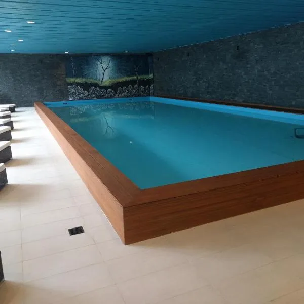Holiday accommodation - swimming pool available, hotel v destinaci Davos