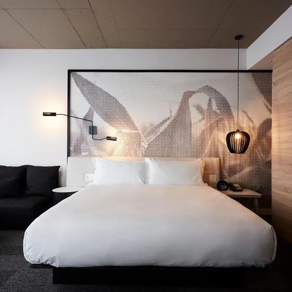 Hôtel Escad Quartier DIX30, hotel v destinaci Brossard