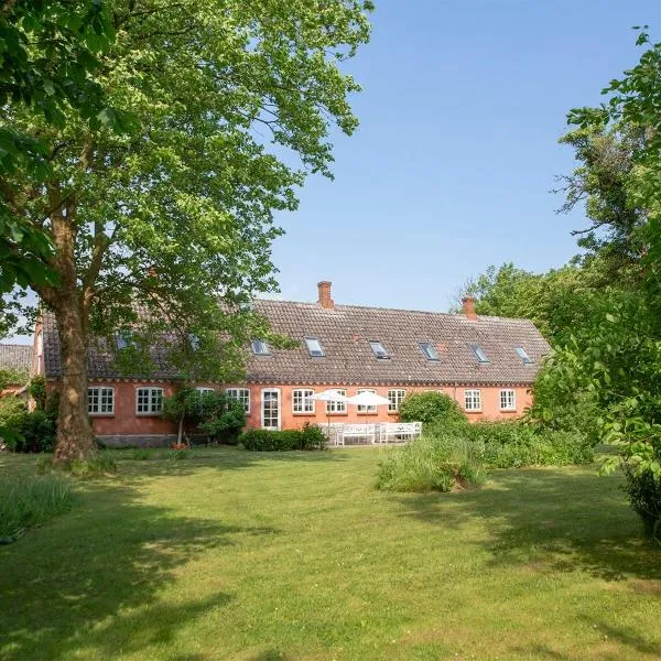 Mellem-rummet Guesthouse & Glamping, hotel v destinaci Tanderup