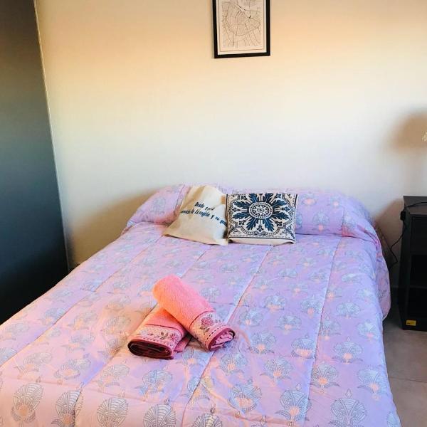 Hermoso apartamento a pasos de BV Pellegrini cochera!