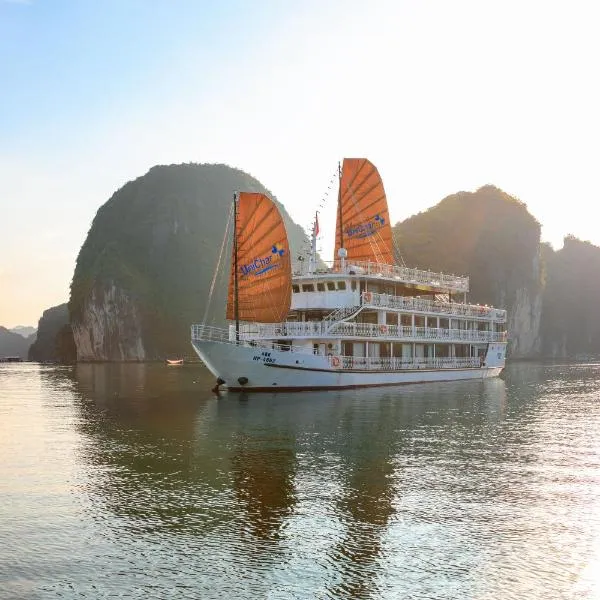 UniCharm Cruise, hotel in Ha Long
