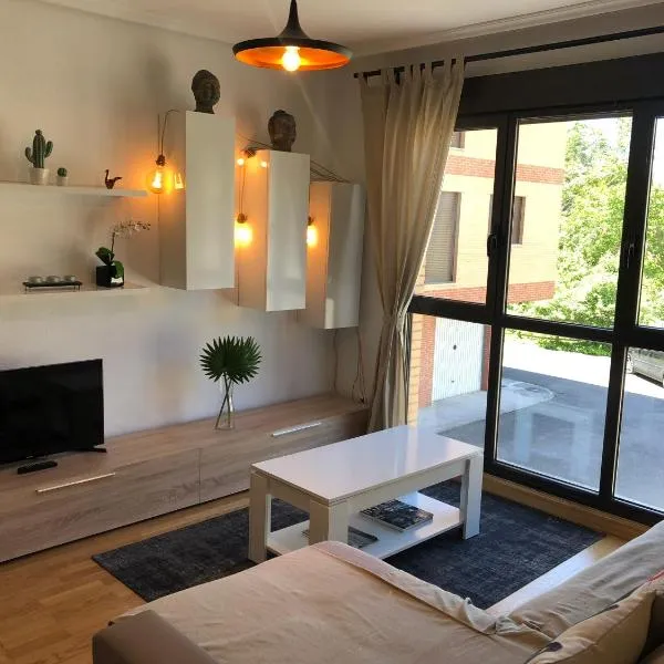 Apartamento Ezcaray con Piscina, hotel in Zorraquín