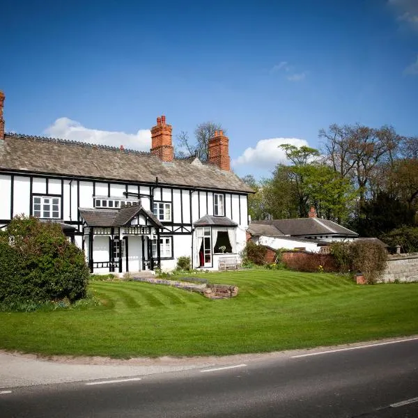 Donington Park Farmhouse Hotel, хотел в Касъл Донингтън