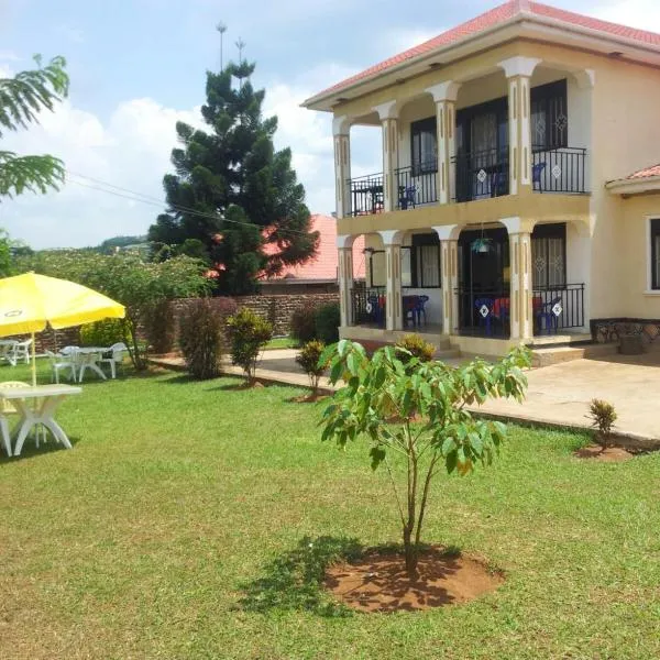 Rena Akasha Establishments, hotel in Kyenjojo