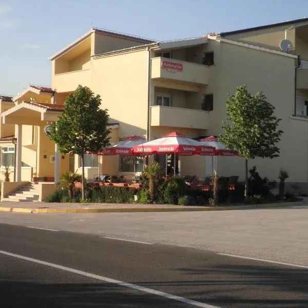 Motel Janković, hotel i Hrvace