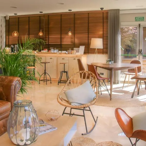 Hotel Costabella, khách sạn ở Girona