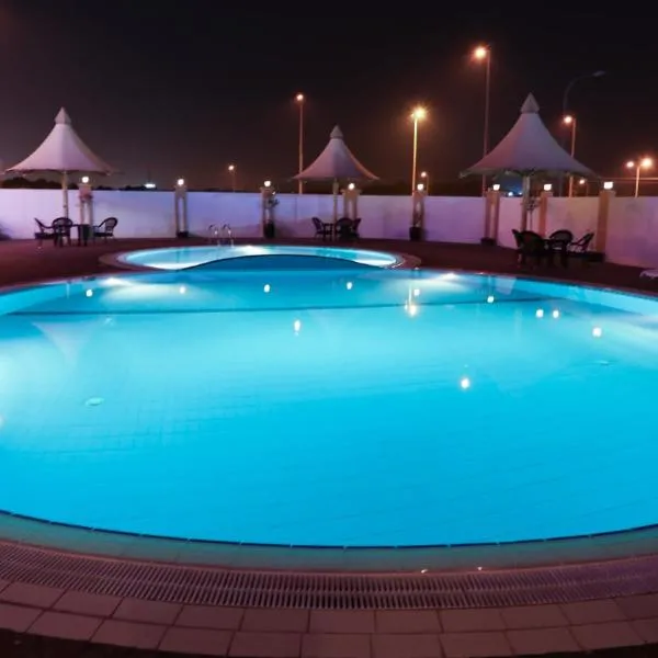 Remas Hotel Suites - Al Khoudh, Seeb, Muscat, hotelli kohteessa Seeb